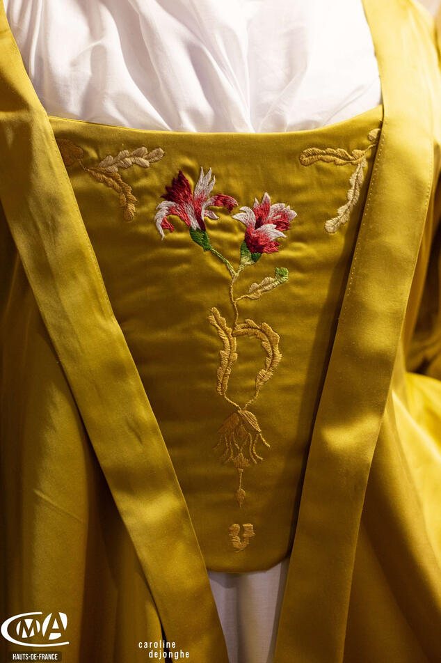 Photographe : *Ajisai Photographie* Modèle : *DarkJuneGally*